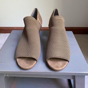 EILEEN FISHER Women Wink  Suede Leather Pumps - NEW NWOB